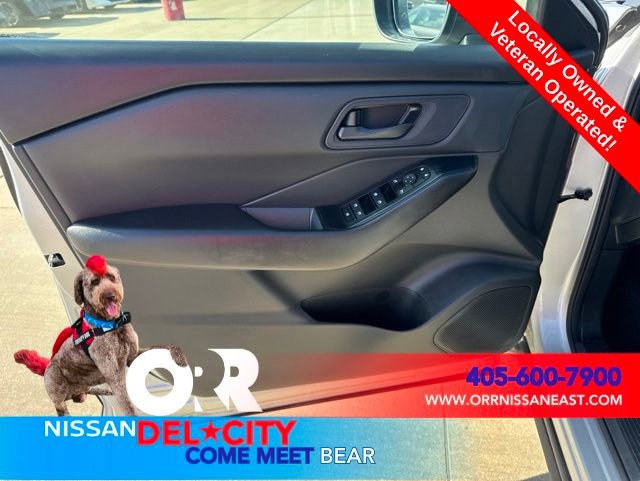 Used 2024 Nissan Rogue S FWD image 13