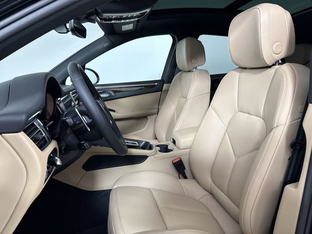 New 2026 Porsche Macan AWD/4WD image 5
