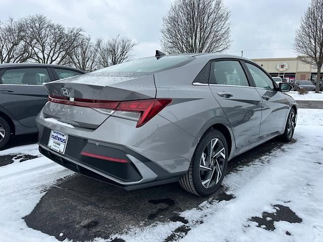 New 2025 Hyundai Elantra SEL w/ Cargo Package image 3