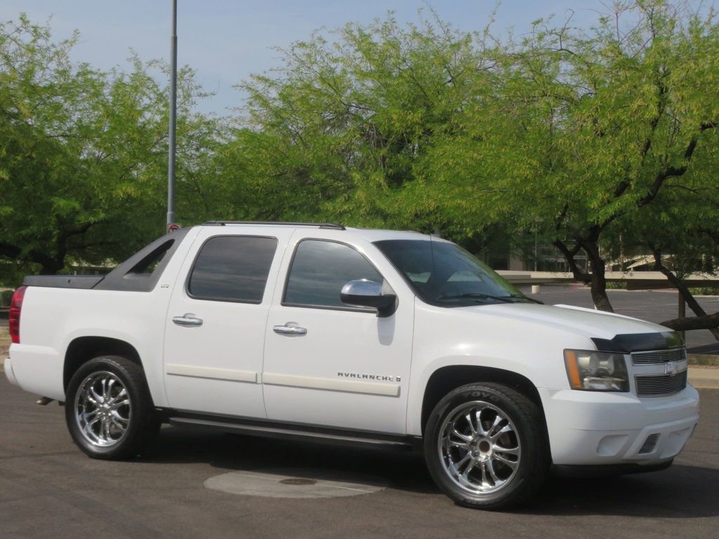 Used 2008 Chevrolet Avalanche LTZ w/ LTZ Preferred Equipment Group image 4