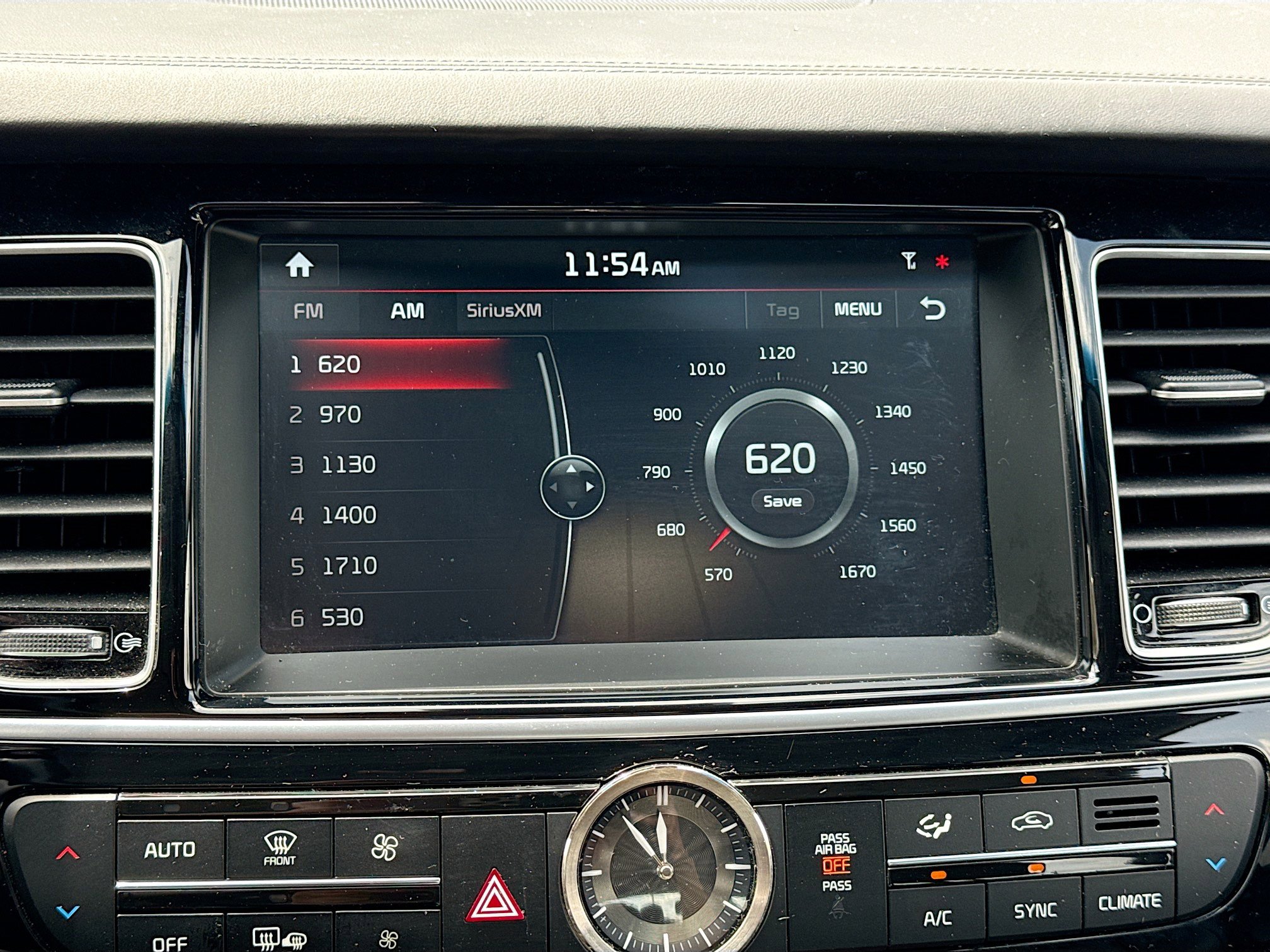 Used 2017 Kia K900 Luxury image 32