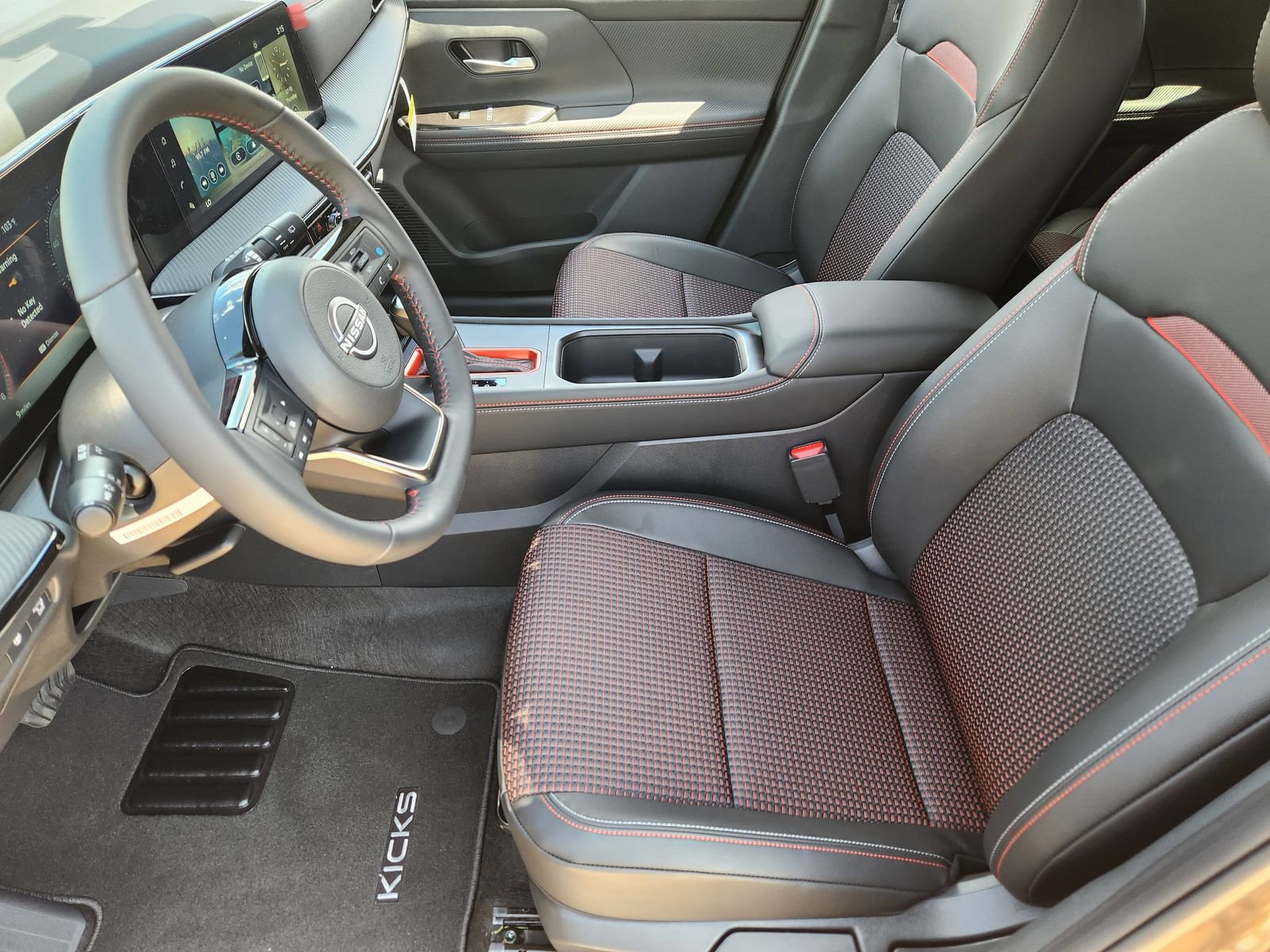 Certified 2025 Nissan Kicks SR FWD image 12