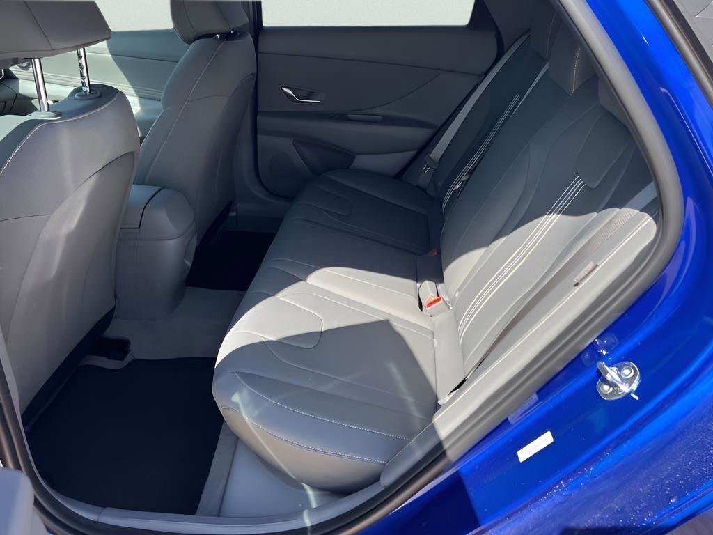 Used 2025 Hyundai Elantra Sport image 14