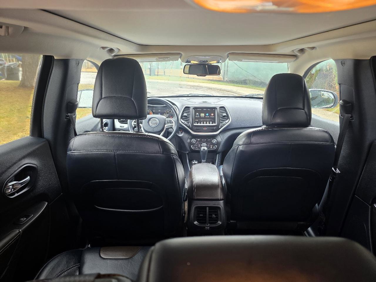 Used 2016 Jeep Cherokee Limited AWD/4WD image 10