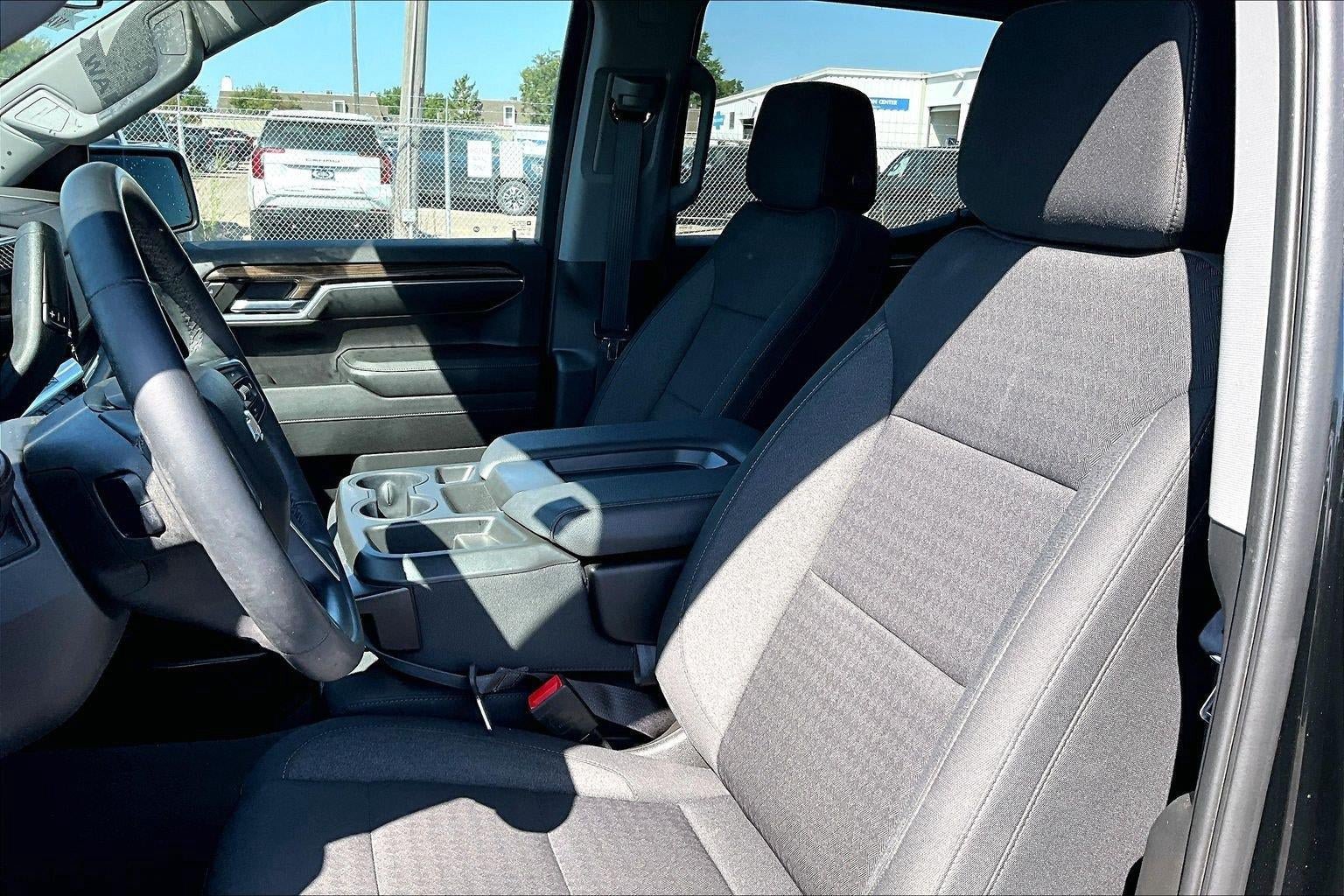Used 2023 Chevrolet Silverado 1500 LT AWD/4WD image 23
