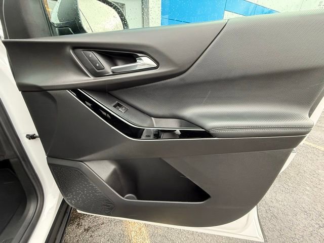 Used 2026 Chevrolet Equinox LT AWD/4WD image 19