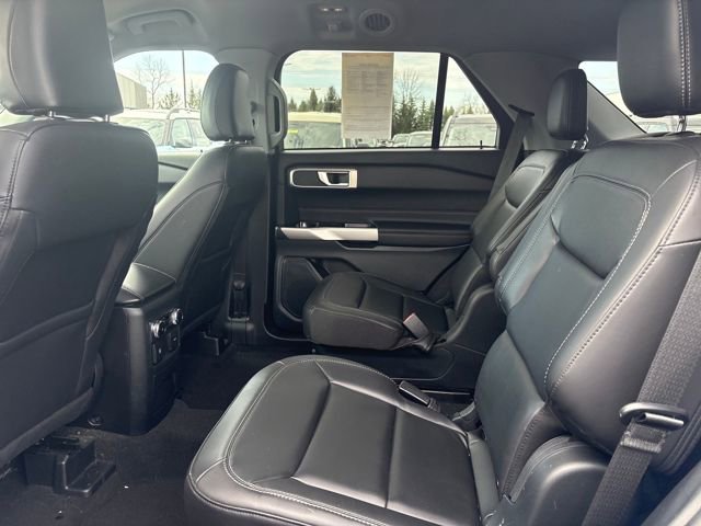 Used 2023 Ford Explorer XLT w/ Equipment Group 202A image 10