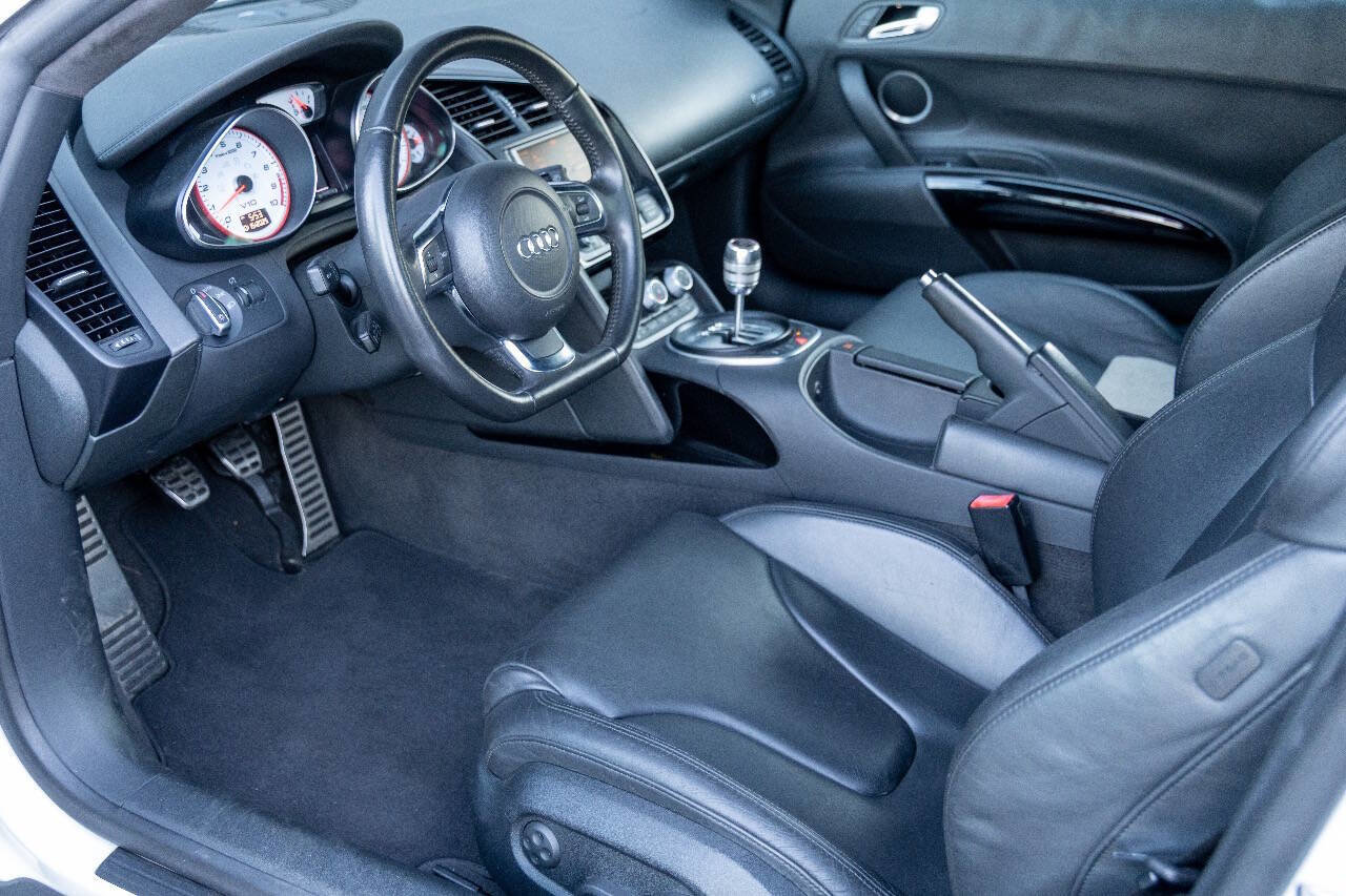 Used 2012 Audi R8 V10 image 2