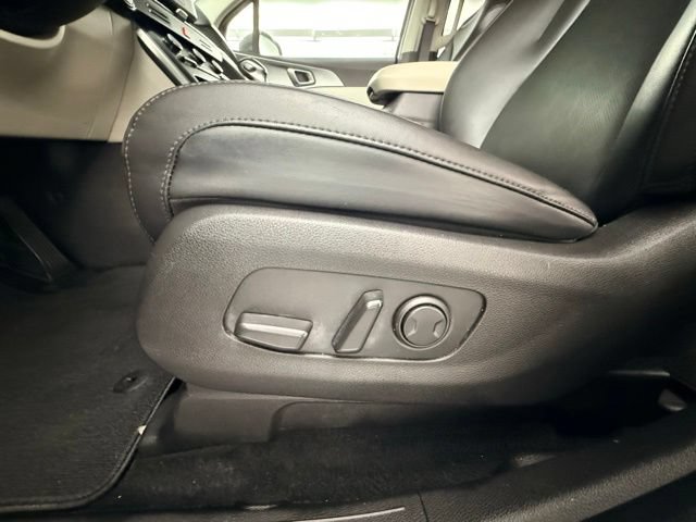 Used 2023 Kia Carnival LX FWD image 20