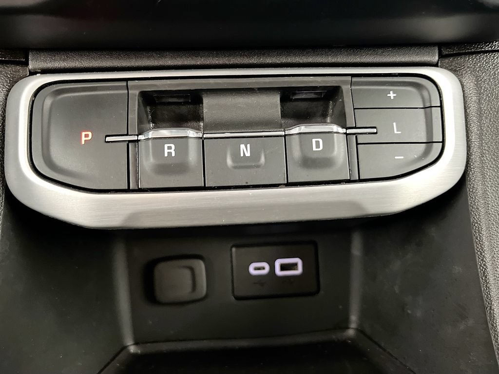Used 2023 GMC Acadia SLE w/ Driver Convenience Package FWD image 17