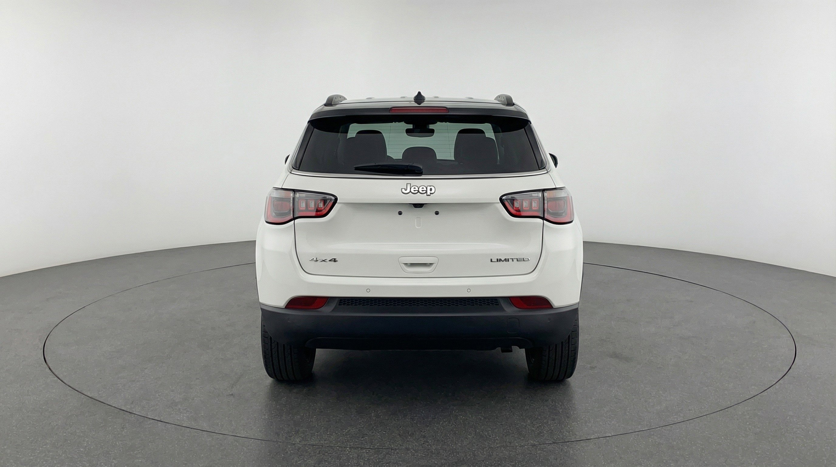 Used 2025 Jeep Compass Limited image 7