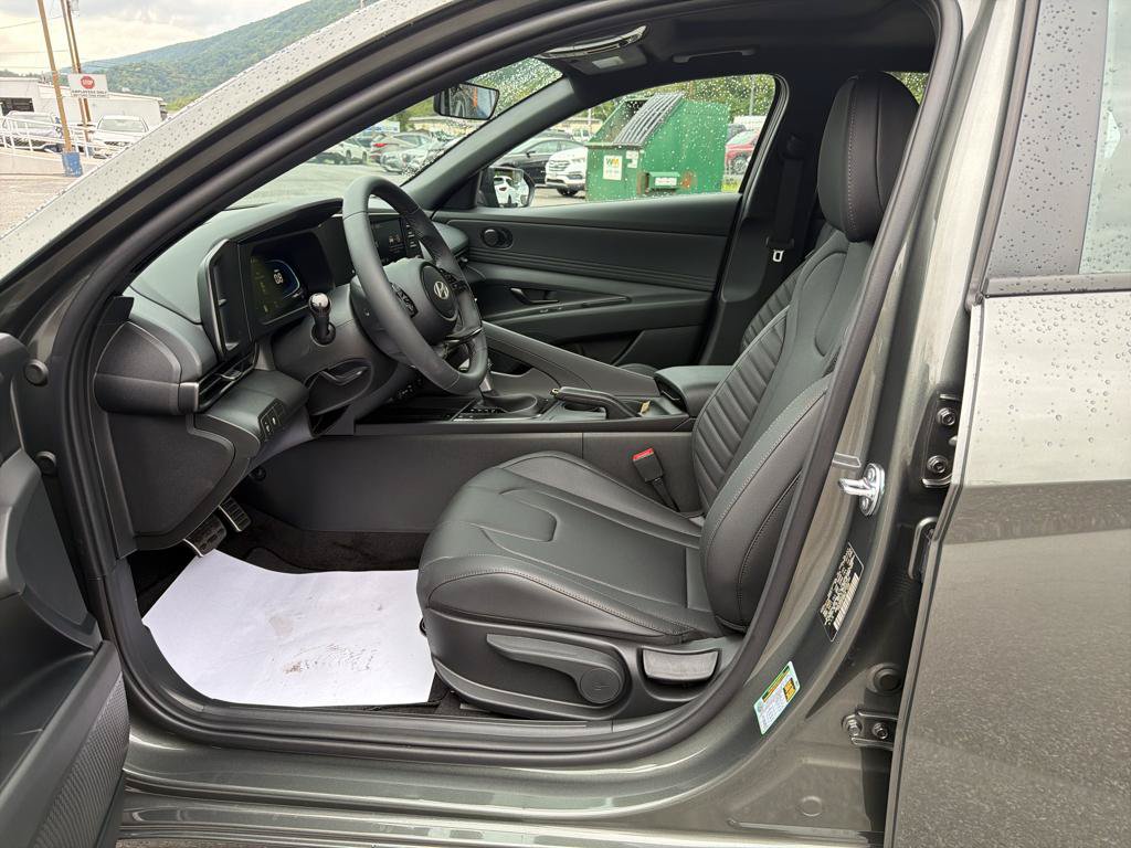 New 2026 Hyundai Elantra SEL Sport FWD image 15
