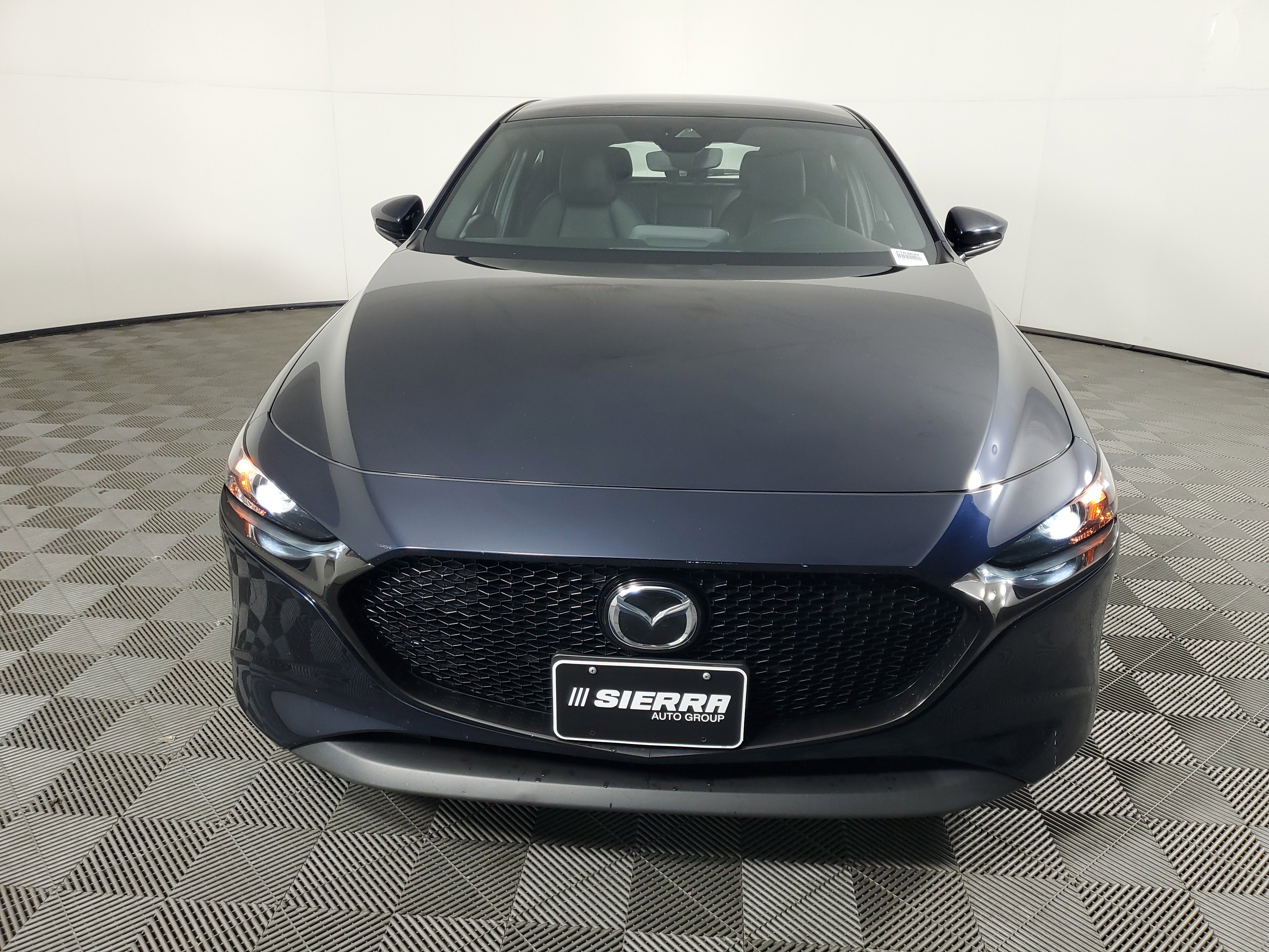 Used 2020 MAZDA MAZDA3 Hatchback image 9