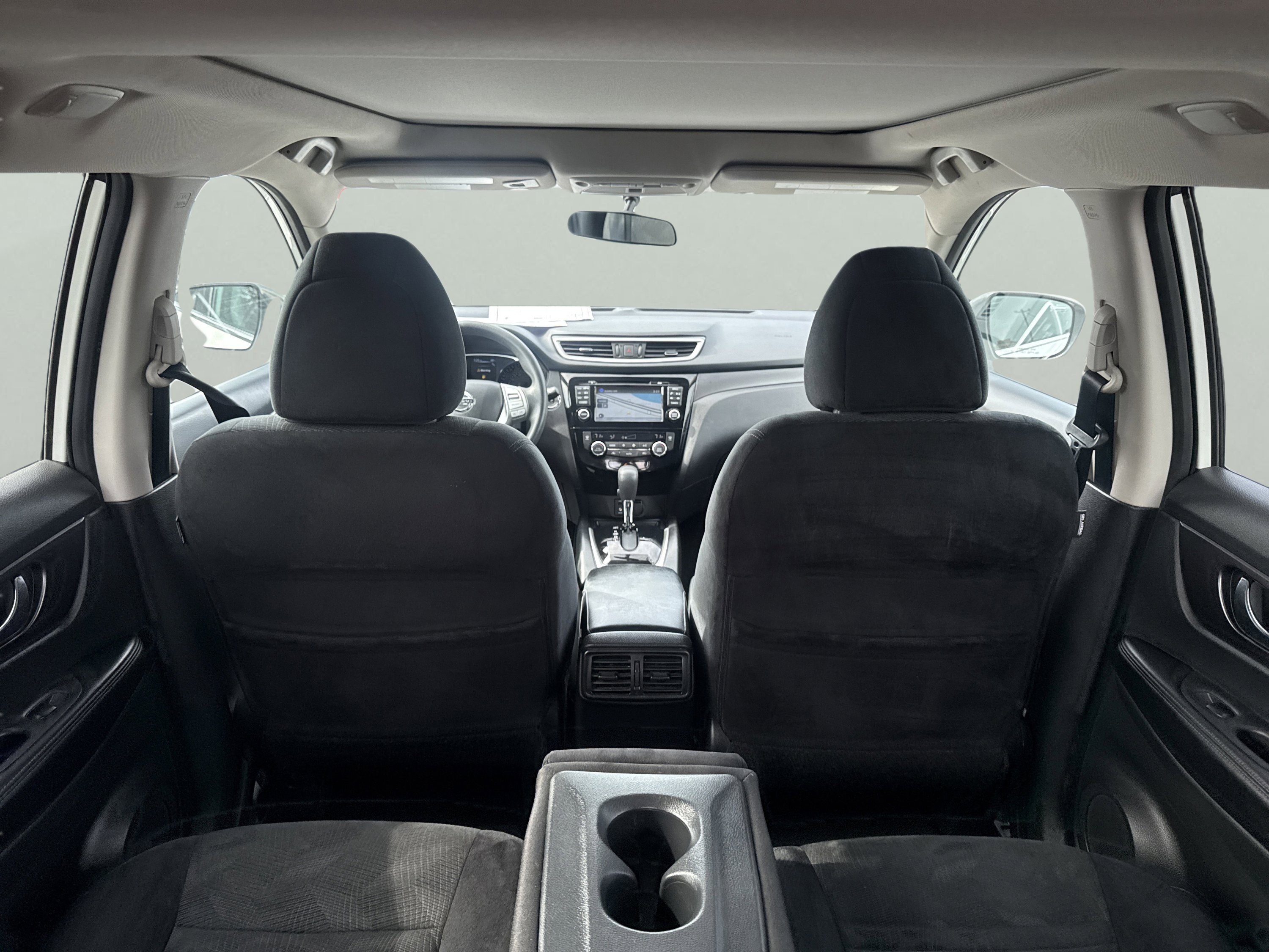 Used 2016 Nissan Rogue SV w/ SV Premium Package image 10