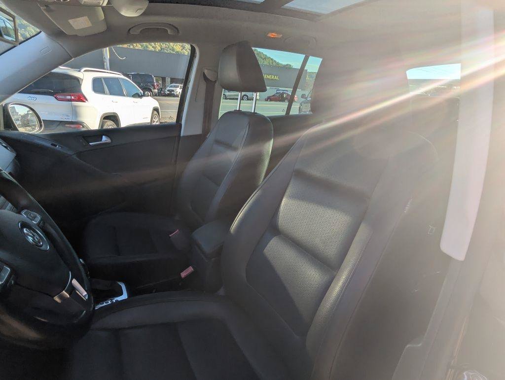 Used 2017 Volkswagen Tiguan Wolfsburg Edition AWD/4WD image 16