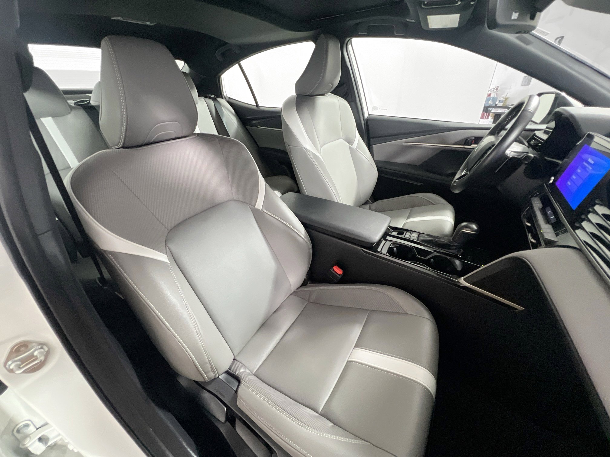 Used 2025 Toyota Camry SE image 31