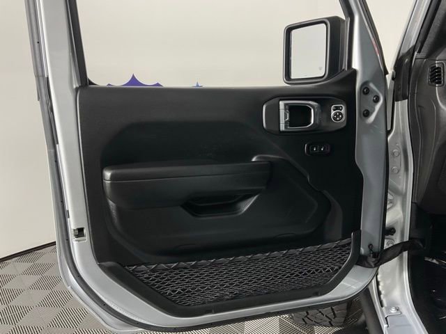 Used 2022 Jeep Gladiator Rubicon w/ Trailer Tow Package image 12