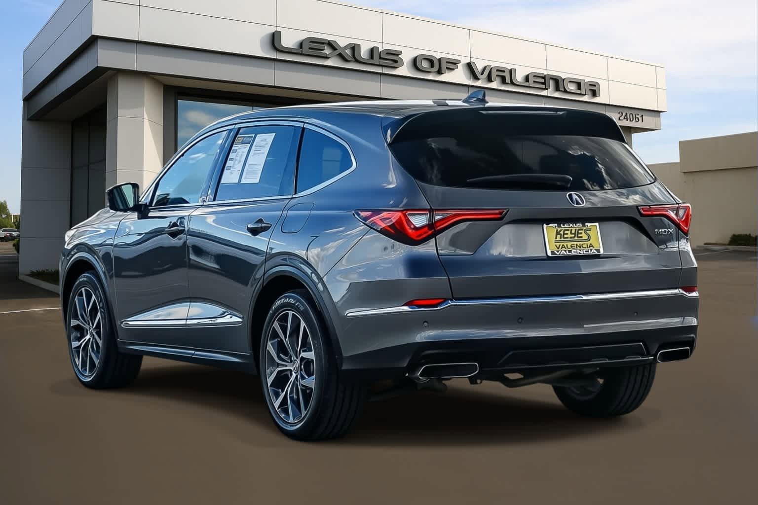 Used 2023 Acura MDX FWD w/ Technology Package image 2