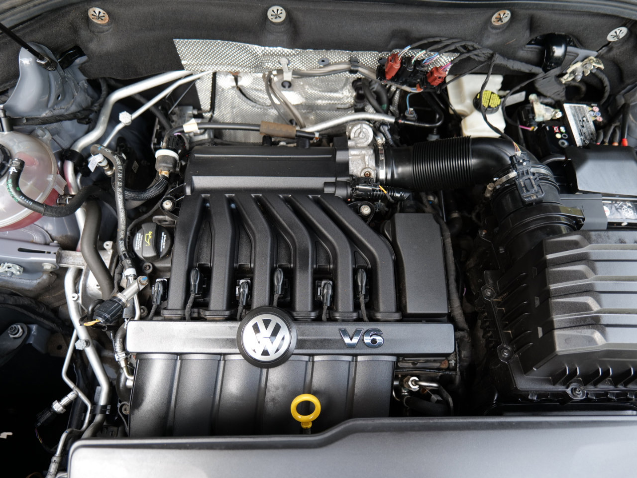 Used 2022 Volkswagen Atlas Cross Sport SEL R-Line image 54