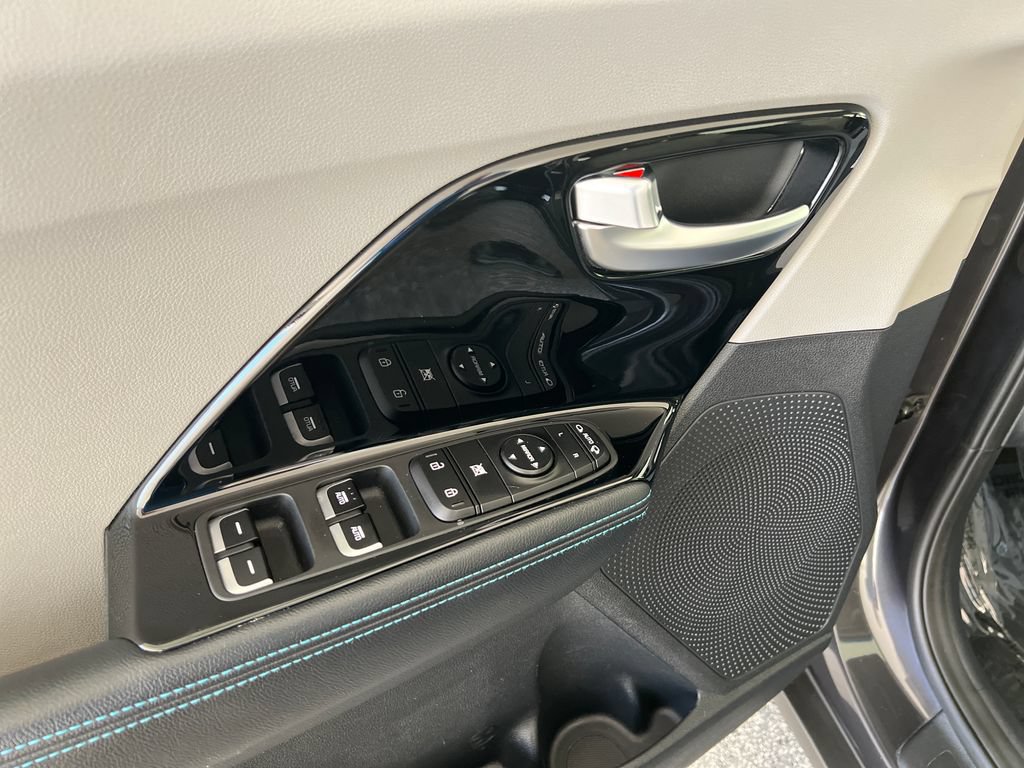 Used 2019 Kia Niro EX FWD image 13
