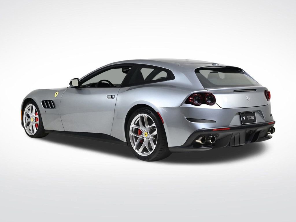 Used 2018 Ferrari GTC4Lusso T image 2