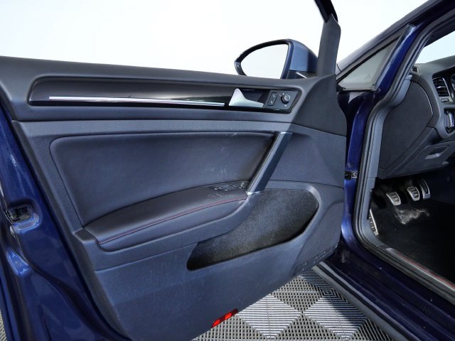 Used 2015 Volkswagen GTI SE w/ Lighting Package (SEL) FWD image 15