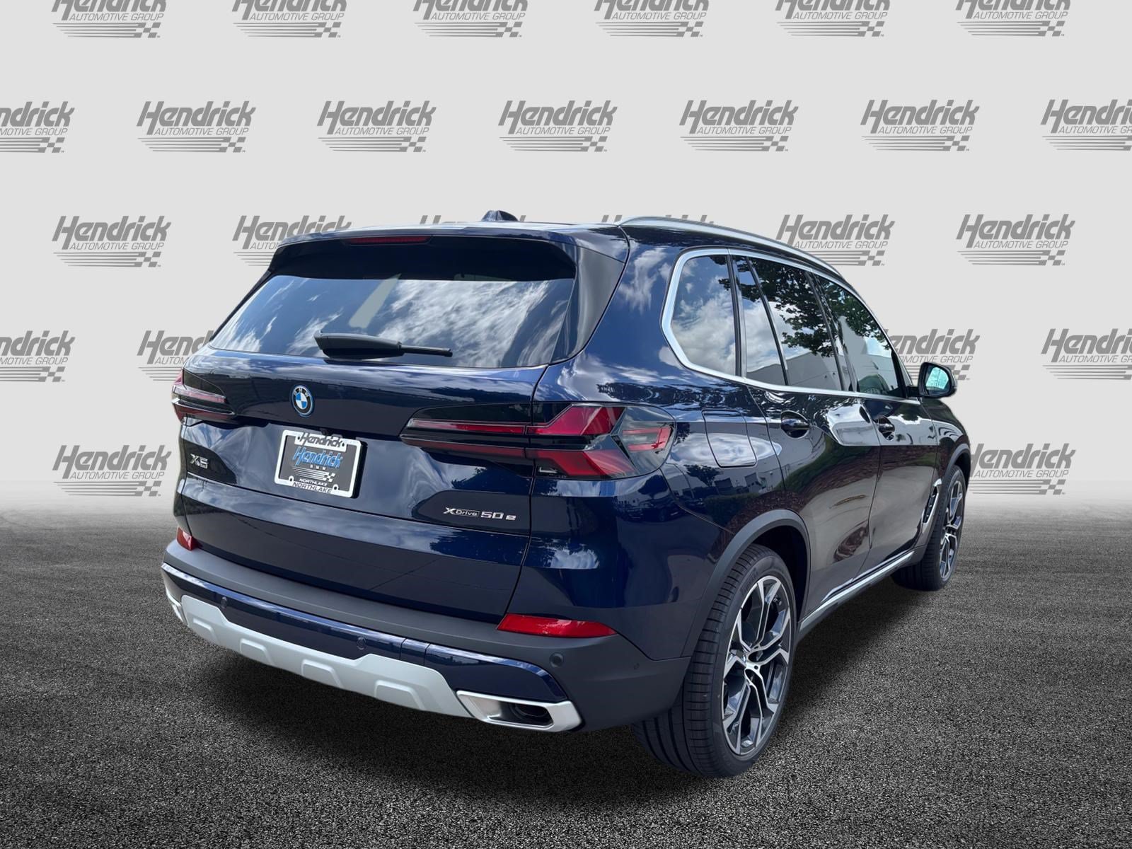 New 2026 BMW X5 xDrive50e w/ Premium Package AWD/4WD image 10