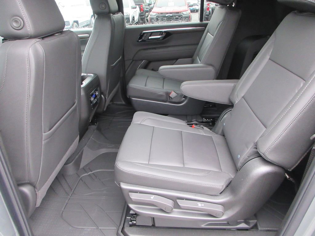New 2026 Chevrolet Suburban Z71 w/ Comfort Package image 15