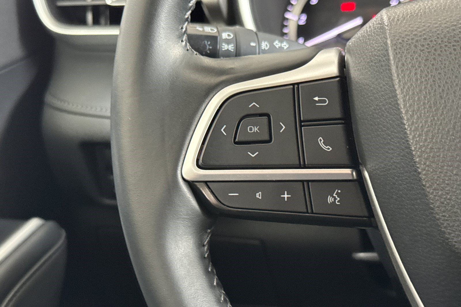 Used 2022 Toyota Highlander XLE AWD/4WD image 32