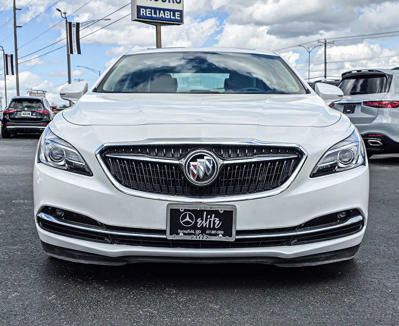 Used 2017 Buick LaCrosse Premium w/ Dynamic Driver Package image 2