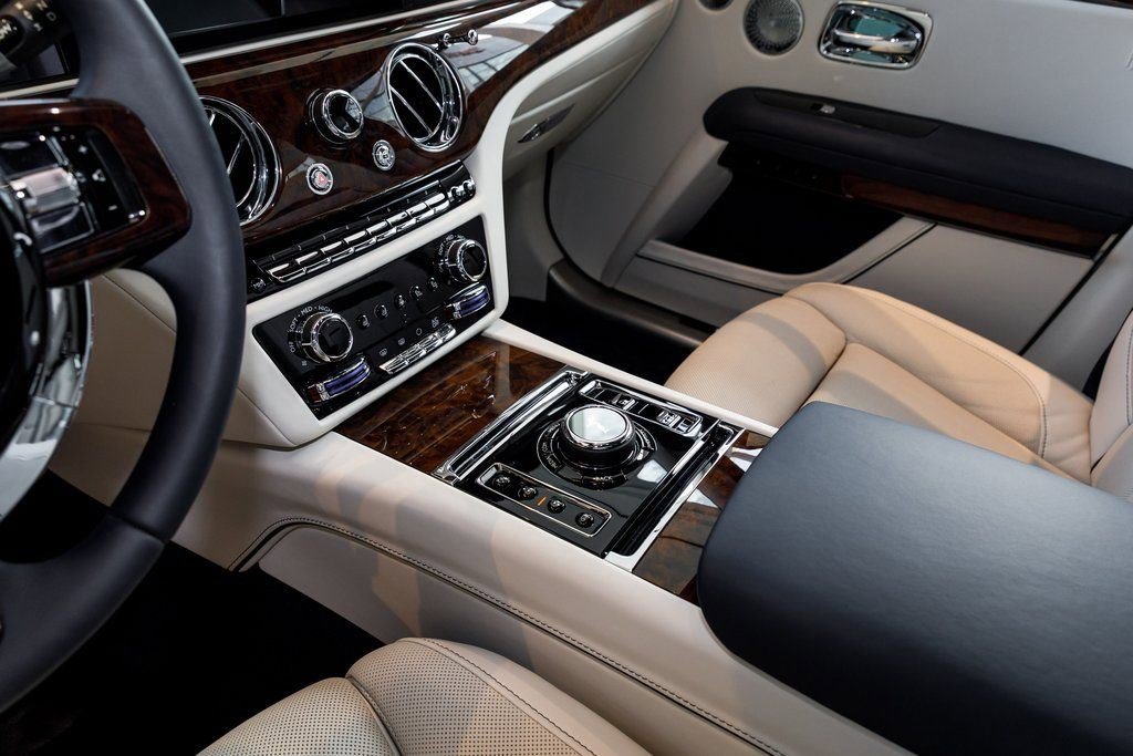 Used 2021 Rolls-Royce Ghost image 25