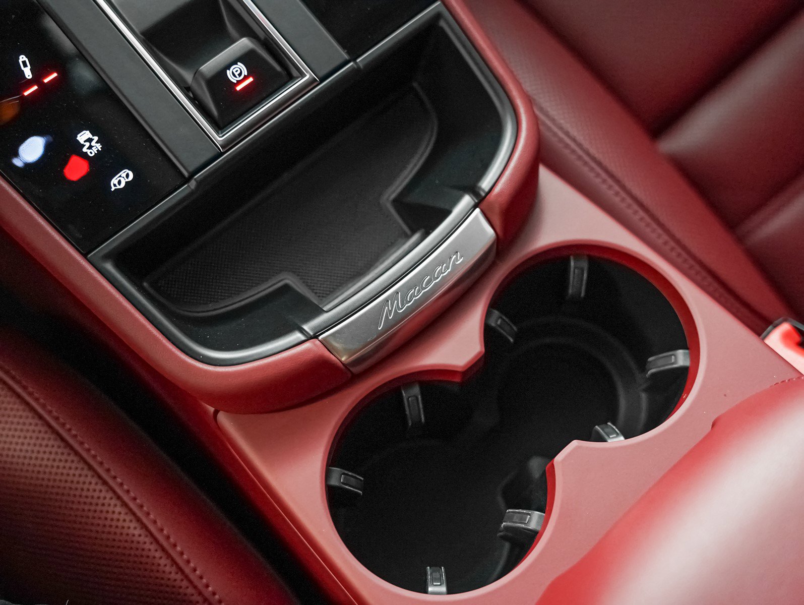 Used 2025 Porsche Macan S image 22