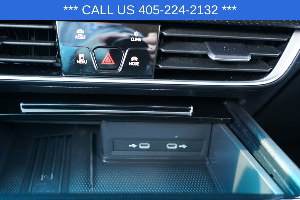 Used 2025 Volkswagen Atlas SE image 40