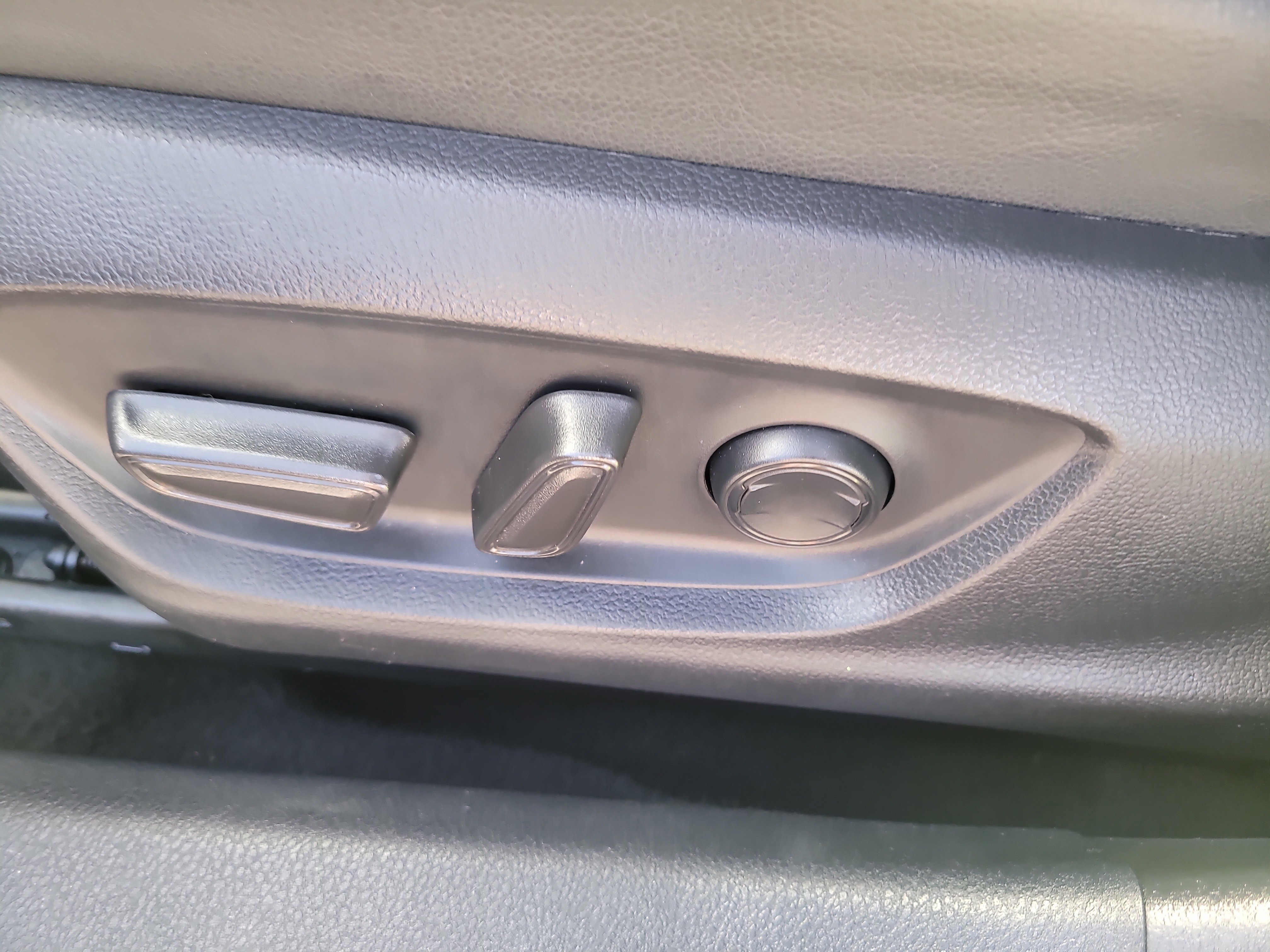 Used 2024 Toyota Camry SE image 20