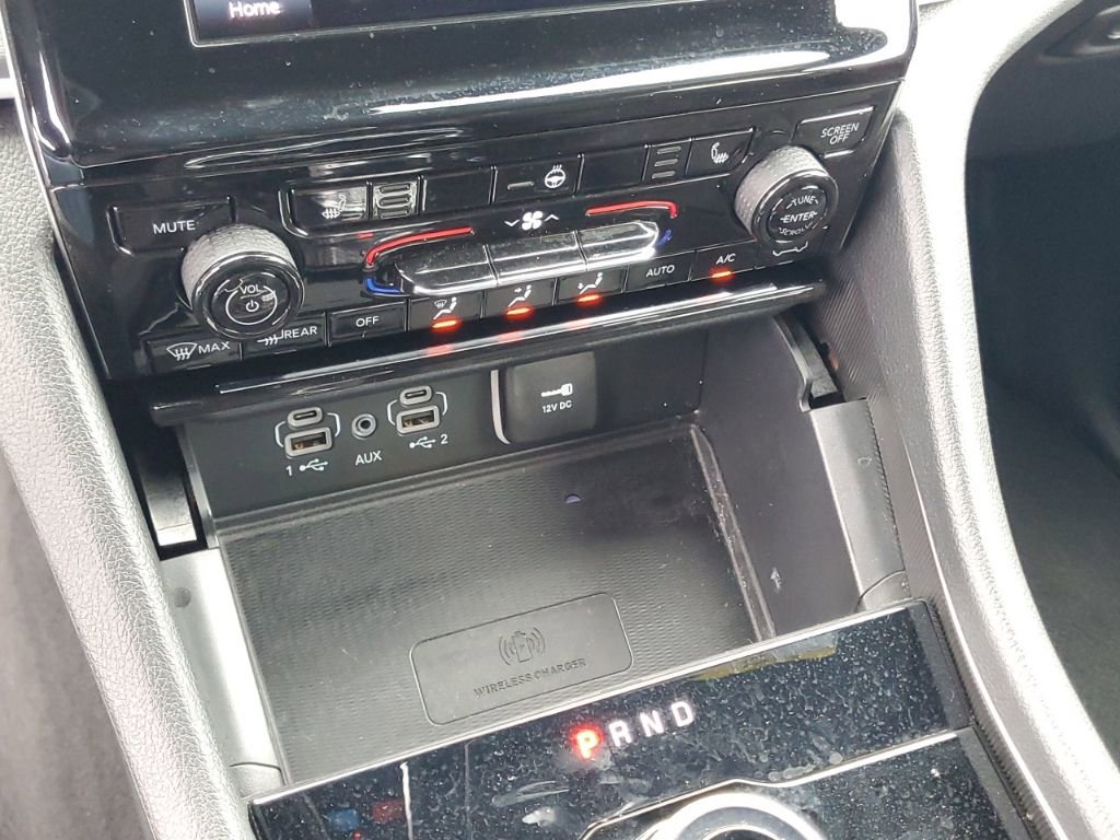 Used 2025 Jeep Grand Cherokee Altitude image 21