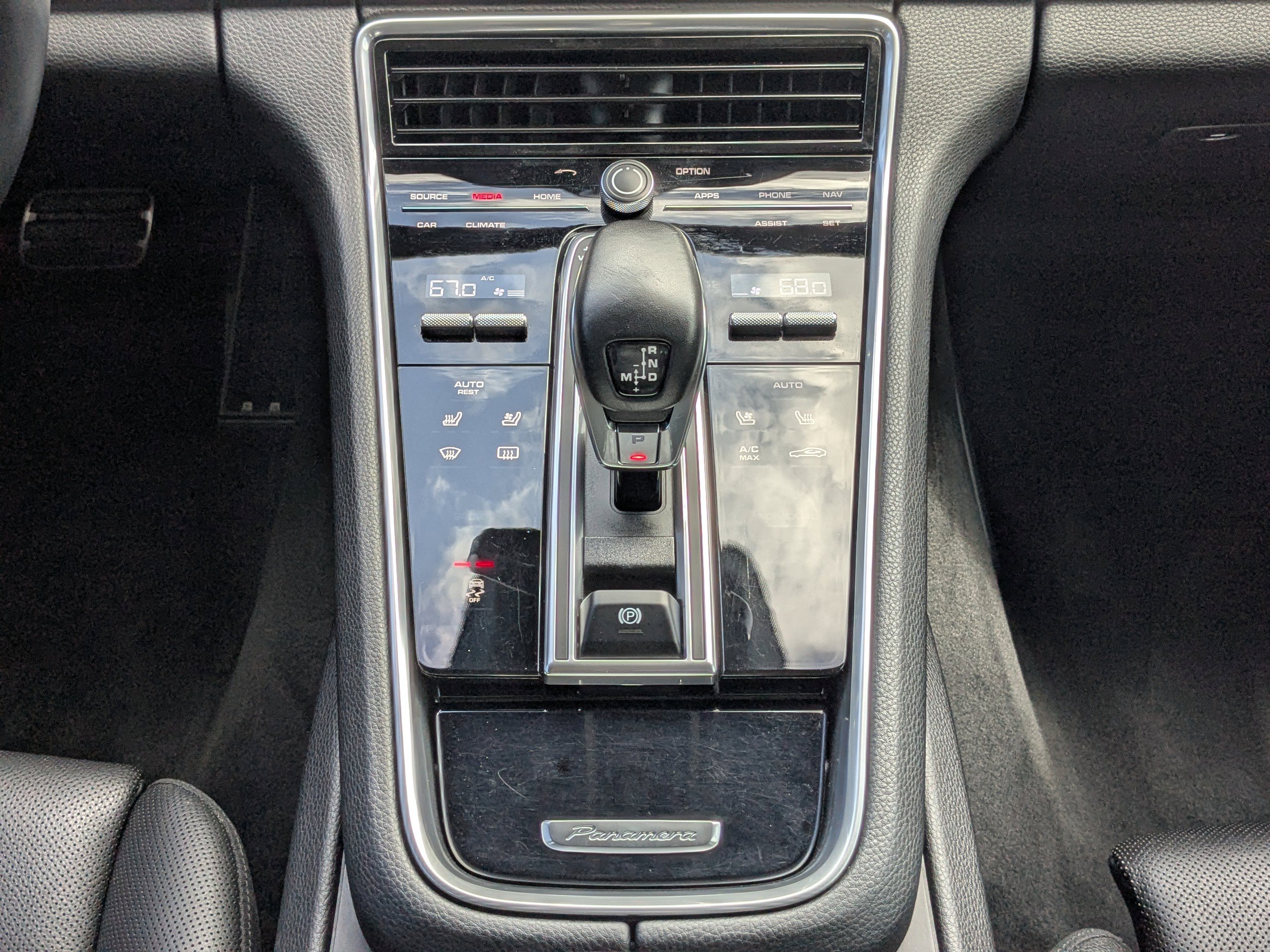 Used 2018 Porsche Panamera 4S w/ Premium Package Plus image 21