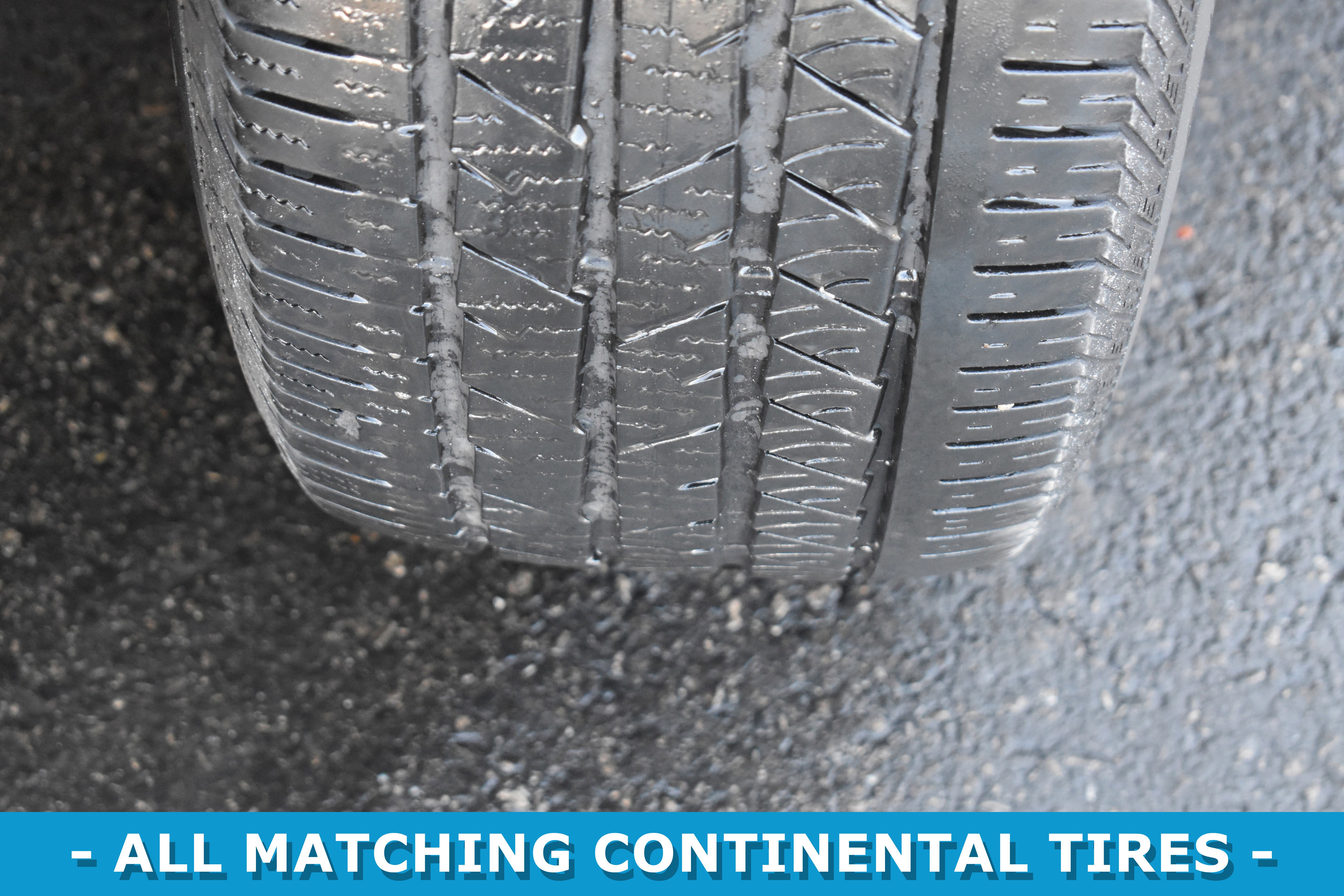 Used 2025 Land Rover Range Rover Velar Dynamic SE image 35