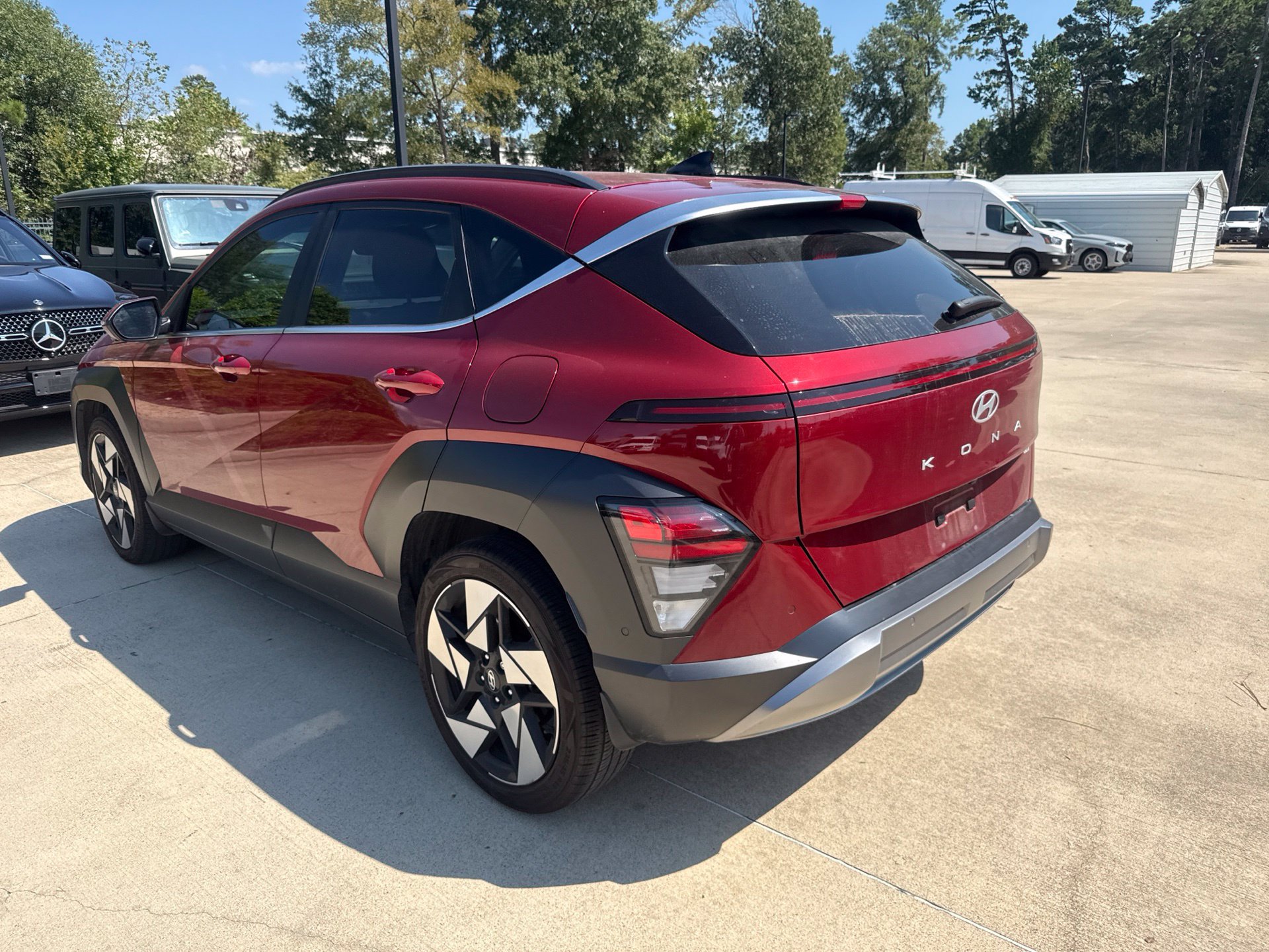Used 2024 Hyundai Kona Limited FWD image 6