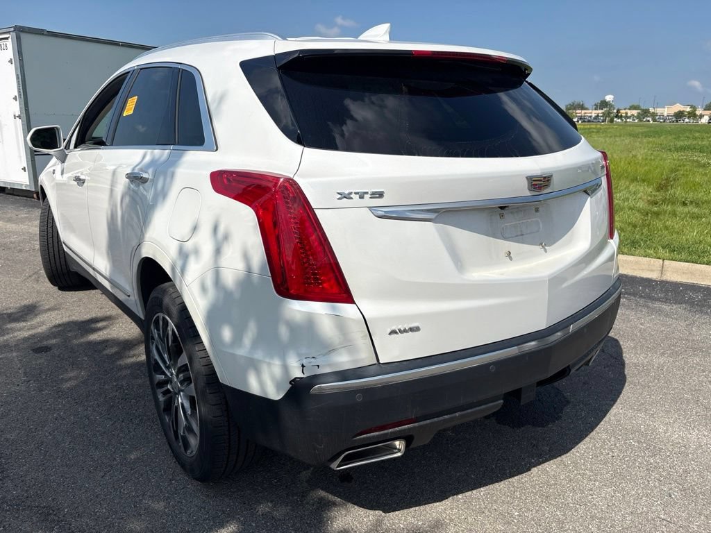 Used 2017 Cadillac XT5 Premium Luxury w/ LPO, Wheel Lock Package AWD/4WD image 8
