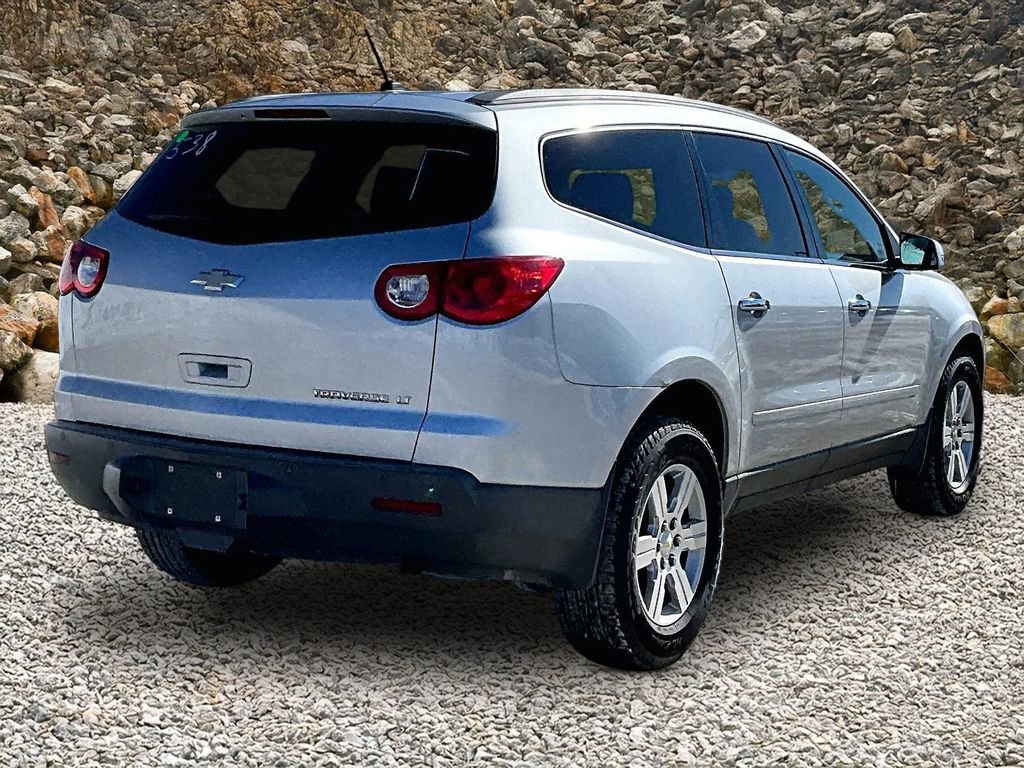 Used 2012 Chevrolet Traverse LT image 2