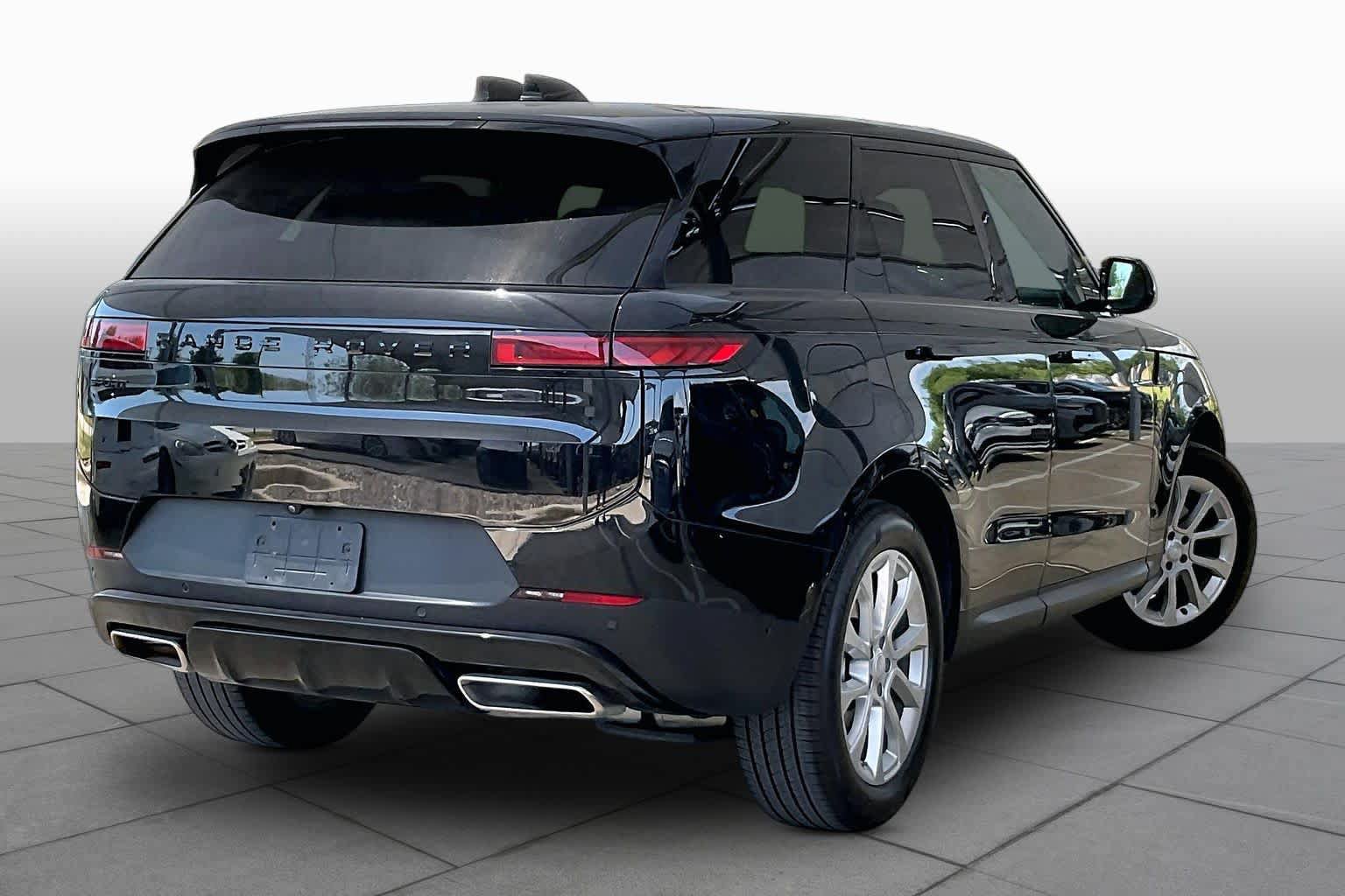 Used 2025 Land Rover Range Rover Sport SE AWD/4WD image 13