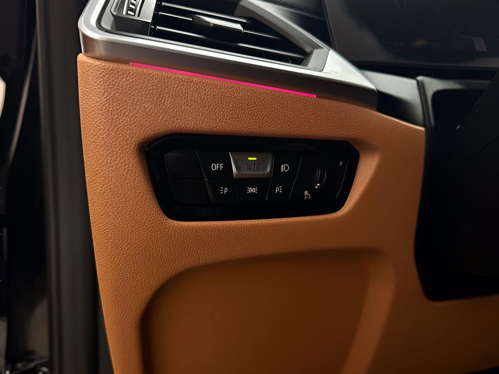 Used 2024 BMW 440i xDrive Convertible w/ Premium Package image 27