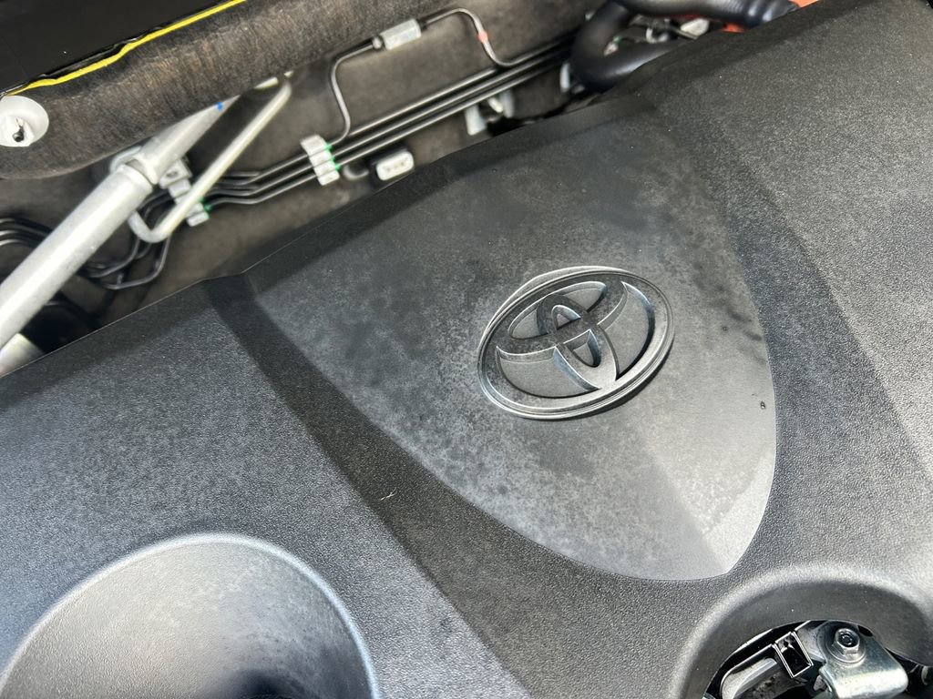 Used 2022 Toyota RAV4 SE image 30