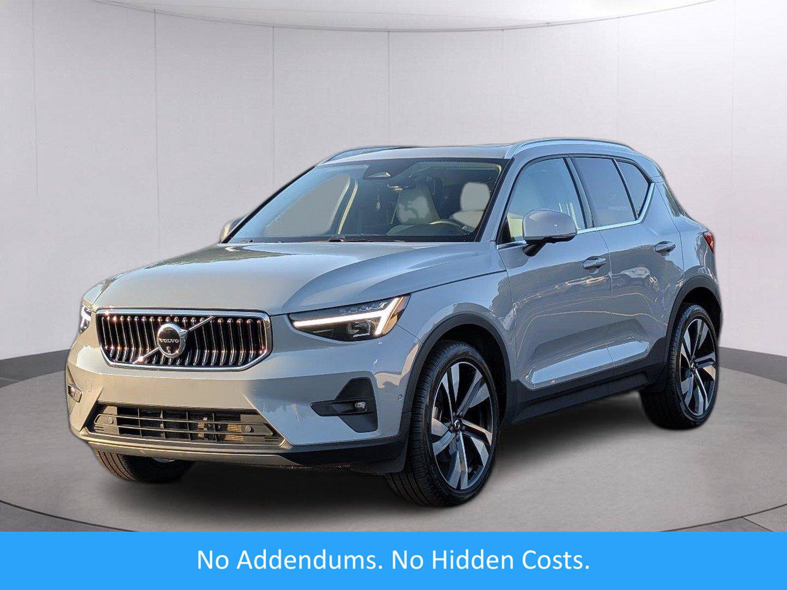 Used 2024 Volvo XC40 B5 Plus w/ Protection Package Premier AWD/4WD image 1
