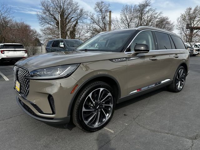 Certified 2025 Lincoln Aviator Reserve w/ Equipment Group 201A image 9