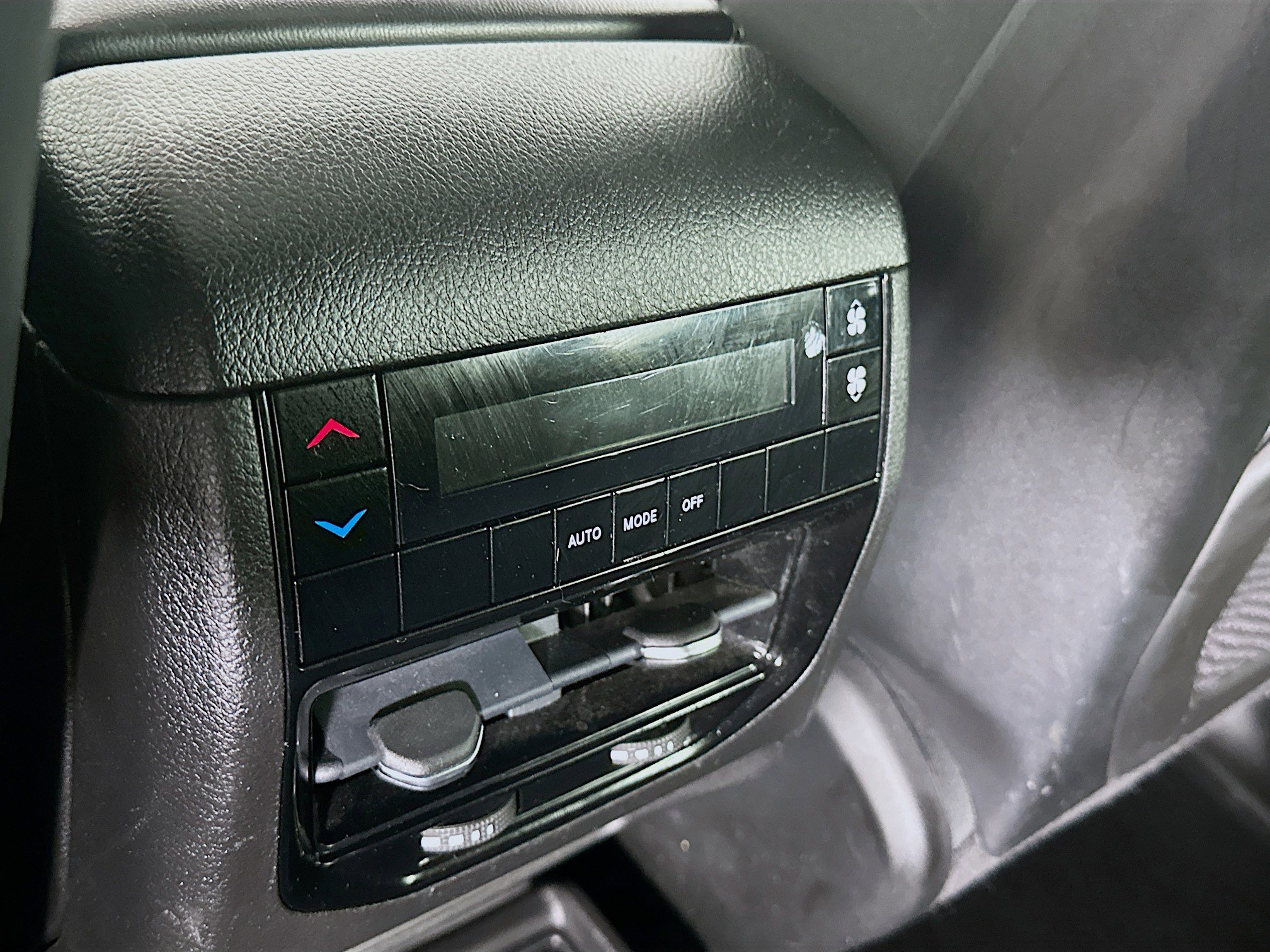 Used 2022 Jeep Grand Cherokee L Laredo image 27