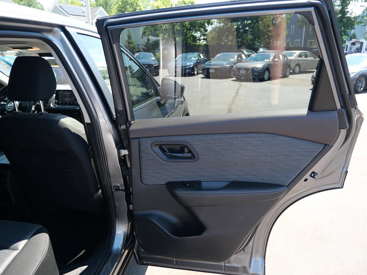 Used 2021 Nissan Rogue S FWD image 34