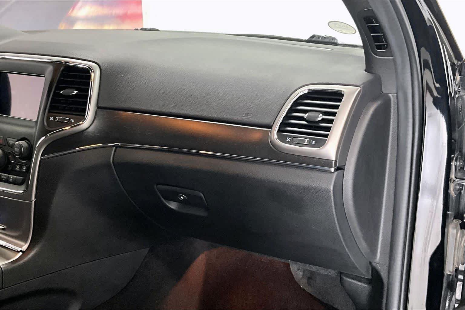 Used 2018 Jeep Grand Cherokee Limited AWD/4WD image 20