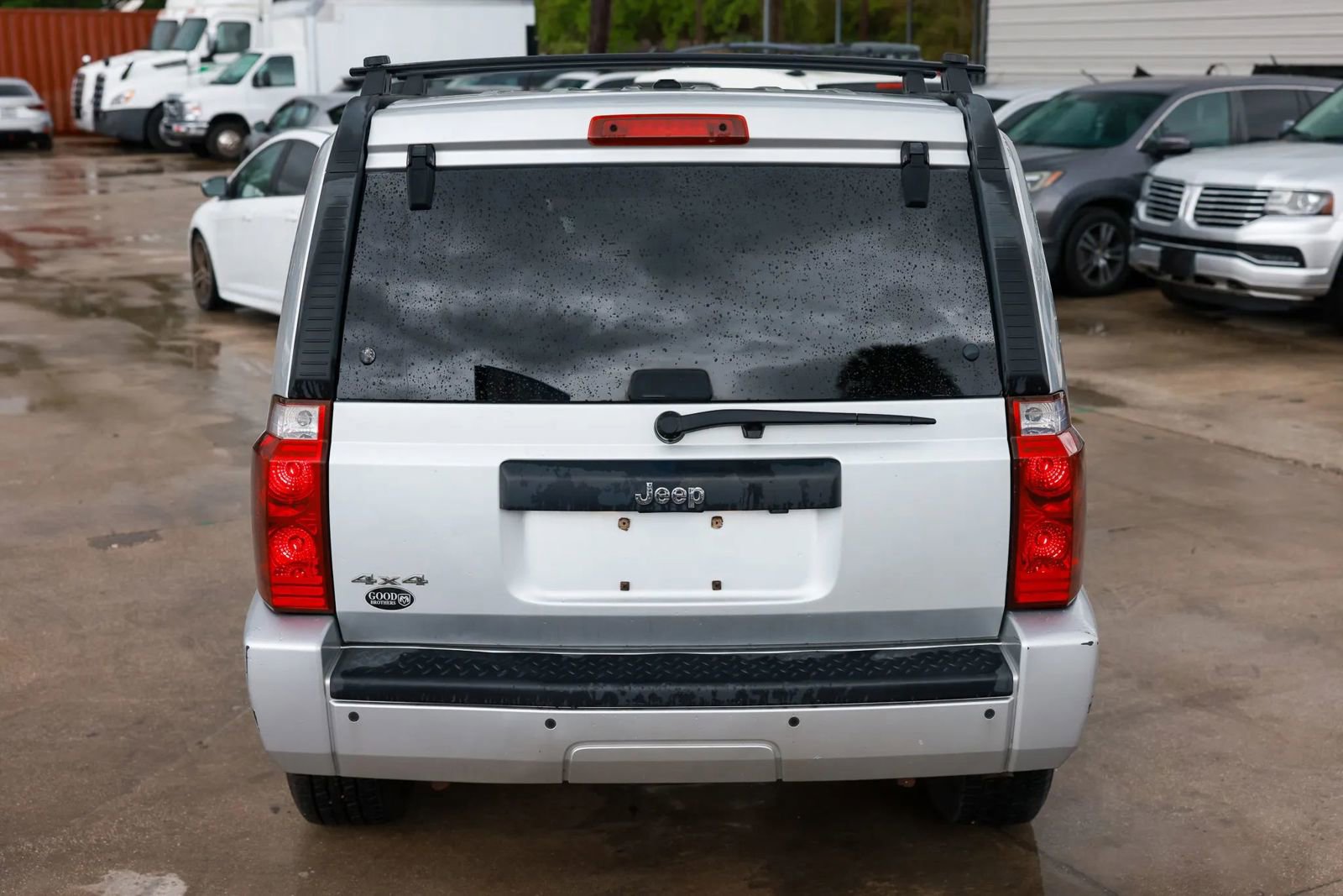 Used 2010 Jeep Commander Sport image 6