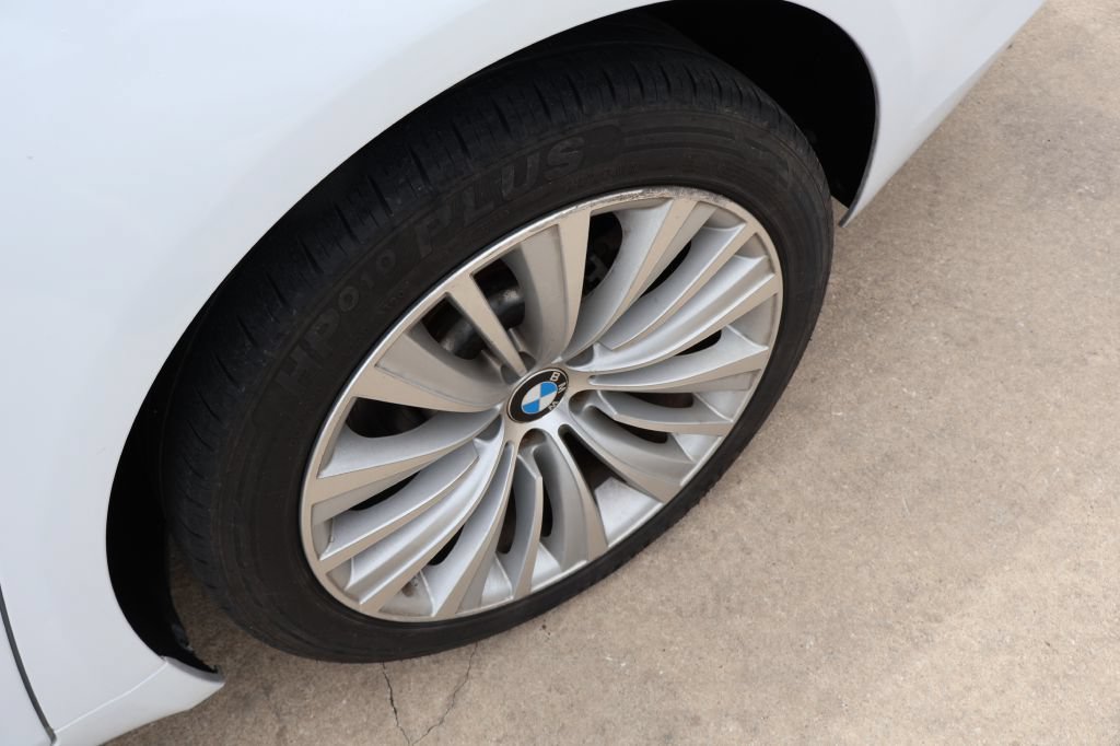 Used 2015 BMW 740i RWD image 5